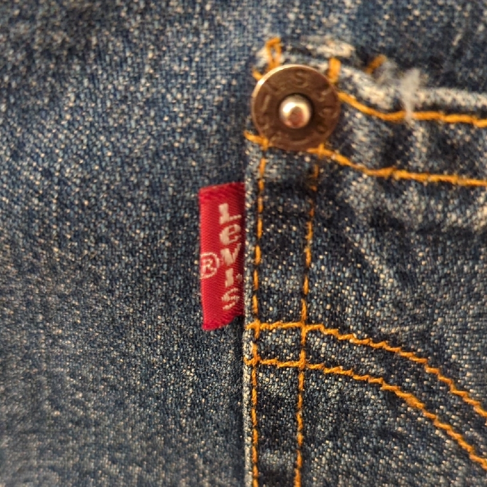 Levi's Classic Blue Denim Jacket - Picture 3 of 5
